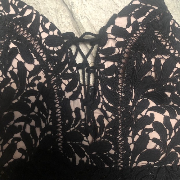 Lace crop top - Picture 6 of 7